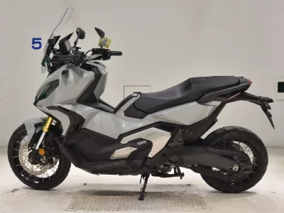 Honda X-ADV750-2