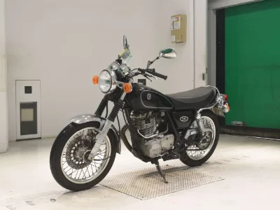 Yamaha SR400-3