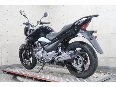 Suzuki GSR250