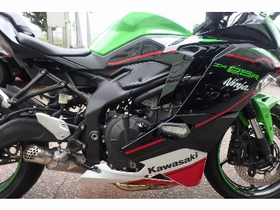 Kawasaki NINJA ZX-25R KRT ED