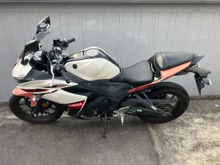 Yamaha YZF-R25 ABS