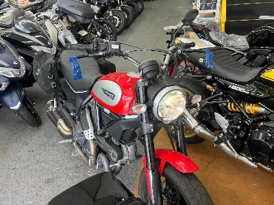 Ducati  DUCATI  SCRAMBLER  ICON 