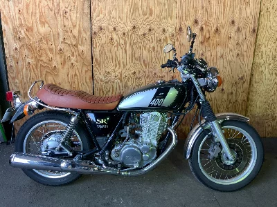 Yamaha SR400-1