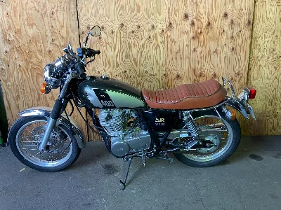 Yamaha SR400-1