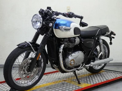 Triumph TRIUMPH BONNEVILLE T100