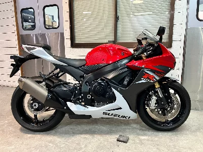 Suzuki GSX-R750