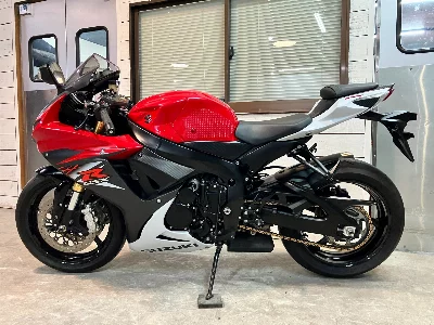 Suzuki GSX-R750