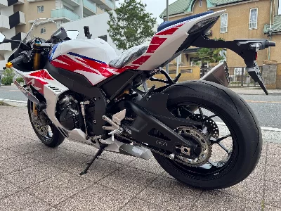 Honda CBR1000RR-R FB SP