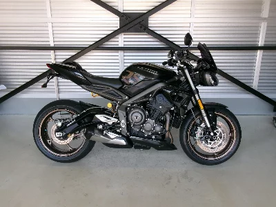 Triumph  TRIUMPH  STREET  TRIPLE RS
