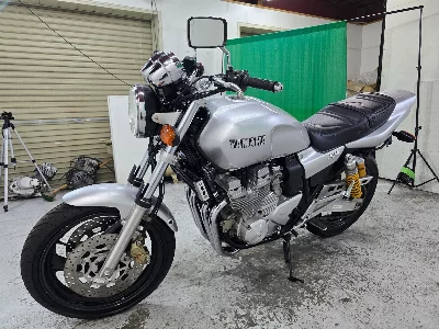 Yamaha XJR400