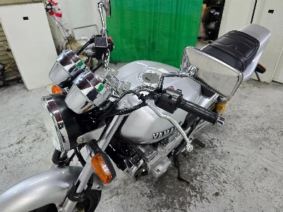 Yamaha XJR400