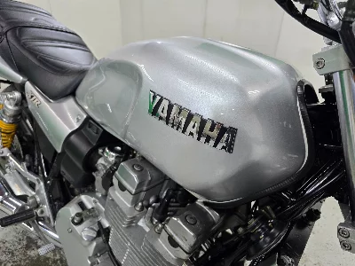 Yamaha XJR400
