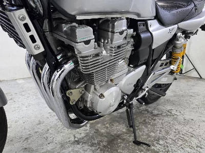 Yamaha XJR400
