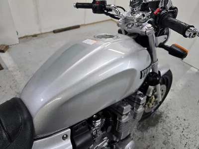 Yamaha XJR400