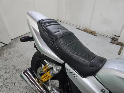 Yamaha XJR400