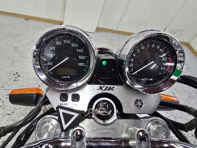 Yamaha XJR400