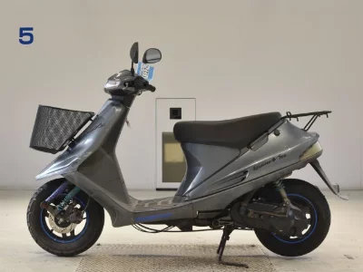 Suzuki ADDRESS V100