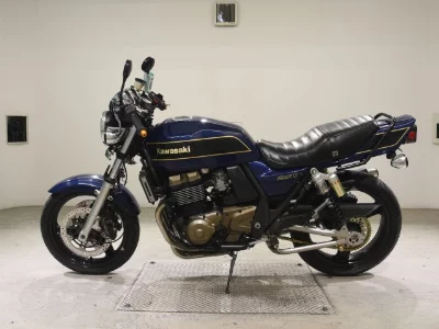Kawasaki ZRX400