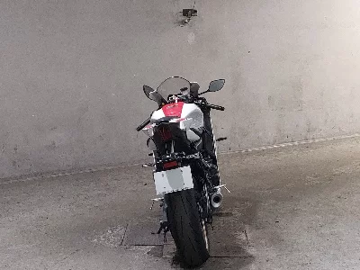Yamaha YZF-R7