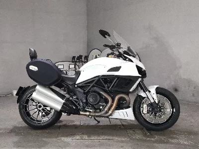 Ducati  DUCATI  DIAVEL  STRADA 