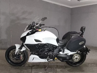 Ducati  DUCATI  DIAVEL  STRADA 