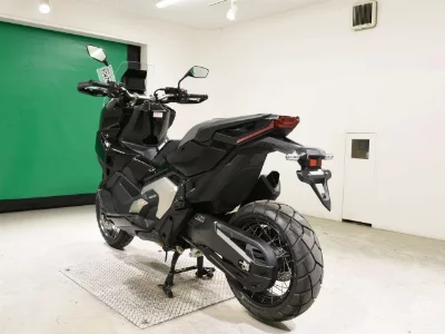 Honda X-ADV750-2