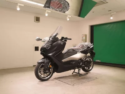 Yamaha T-MAX560