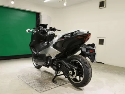 Yamaha T-MAX560
