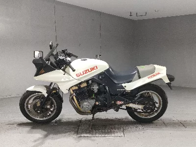 Suzuki GSX750S KATANA