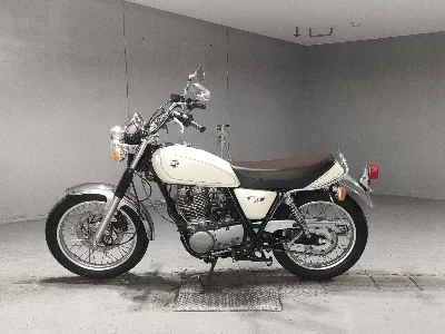 Yamaha SR400-1