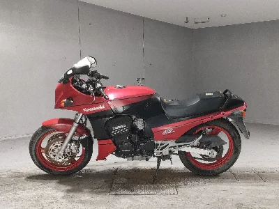 Kawasaki GPZ900R