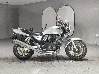 Suzuki INAZUMA 400