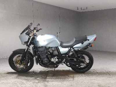 Kawasaki ZRX1100