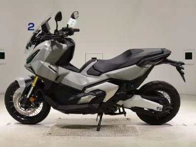 Honda X-ADV750-2