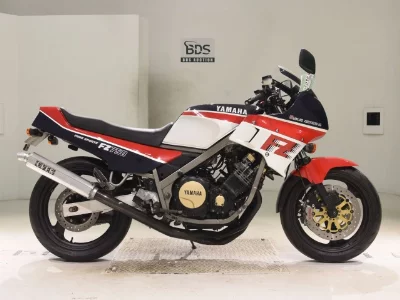 Yamaha FZ750