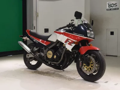 Yamaha FZ750