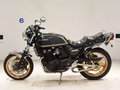 Kawasaki ZRX400
