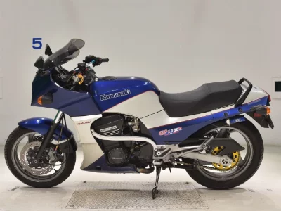 Kawasaki GPZ900R