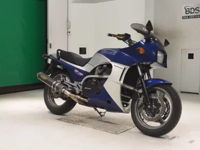 Kawasaki GPZ900R