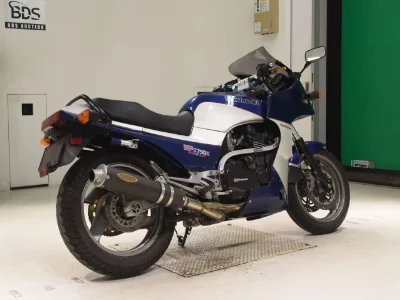 Kawasaki GPZ900R