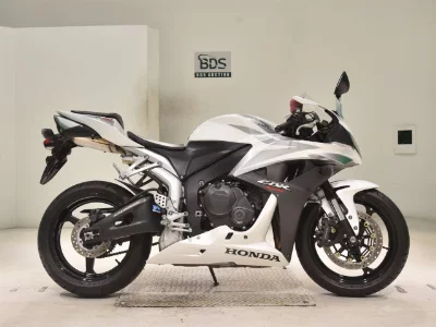 Мотоцикл из Японии Honda CBR600RR