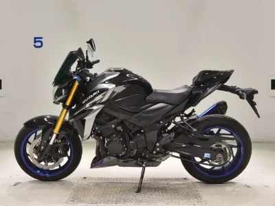 Suzuki GSX-S750