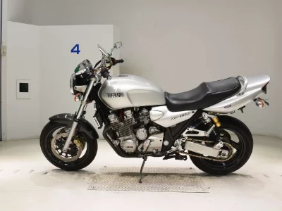 Yamaha XJR1300