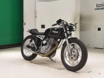 Yamaha SR400-2