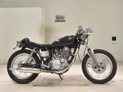 Yamaha SR400-2
