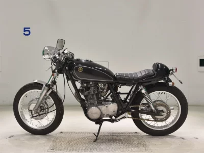 Yamaha SR400-2