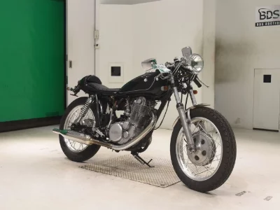 Yamaha SR400-2
