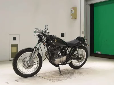Yamaha SR400-2