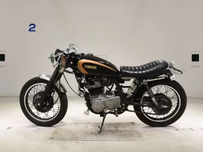 Yamaha SR400-2