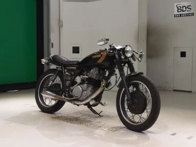 Yamaha SR400-2